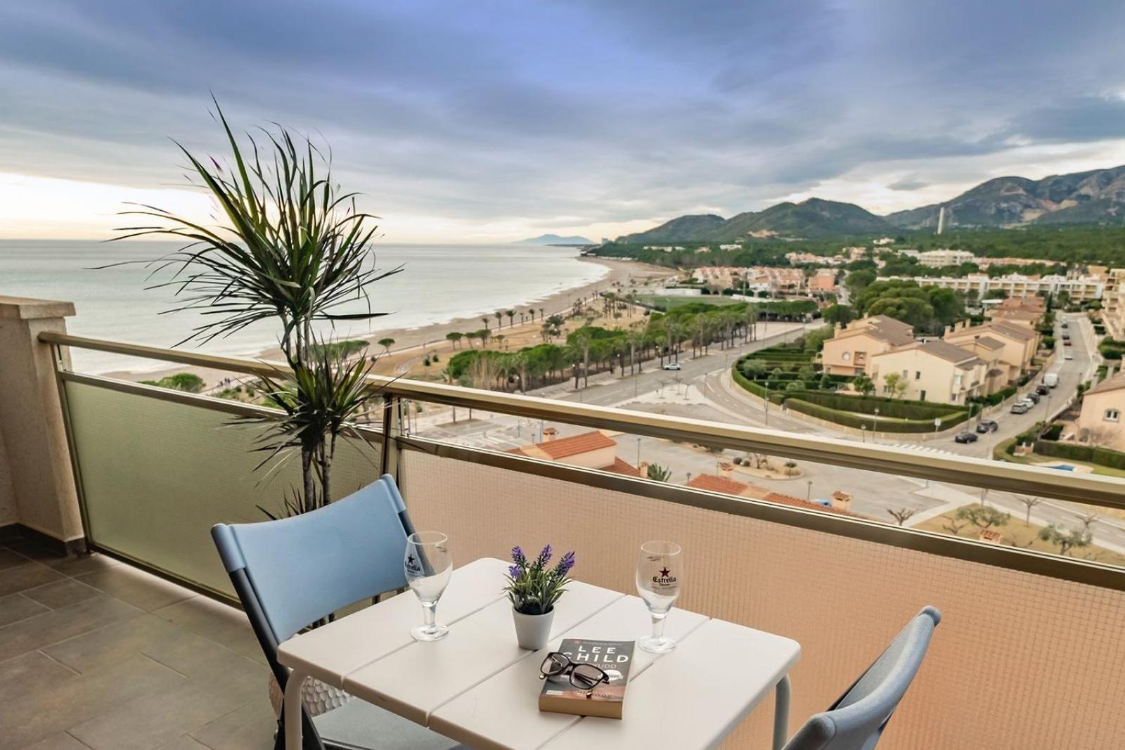 Apartamento Con Terraza, Vistas Playa Y Montana Hospitalet De L'Infant Ngoại thất bức ảnh