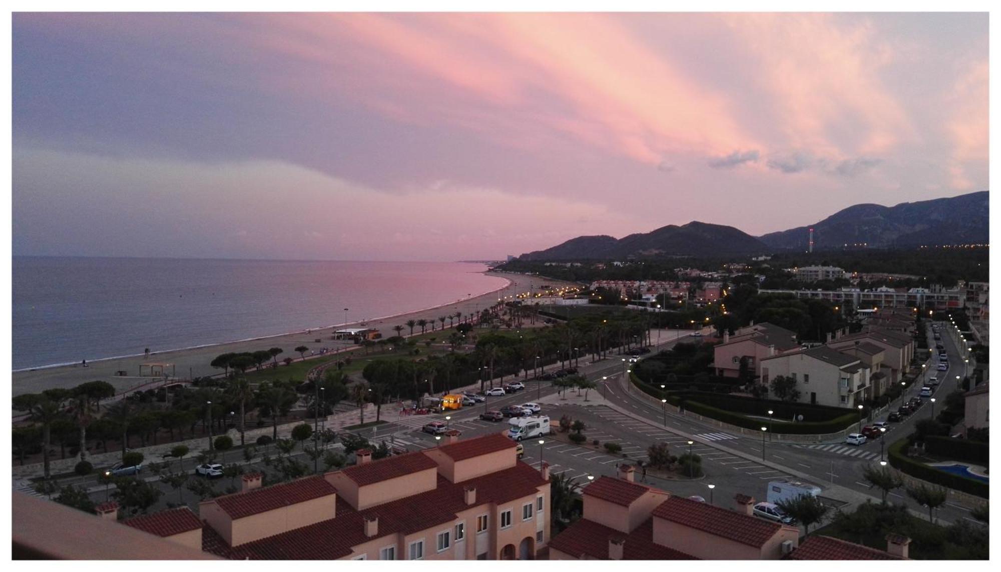Apartamento Con Terraza, Vistas Playa Y Montana Hospitalet De L'Infant Ngoại thất bức ảnh