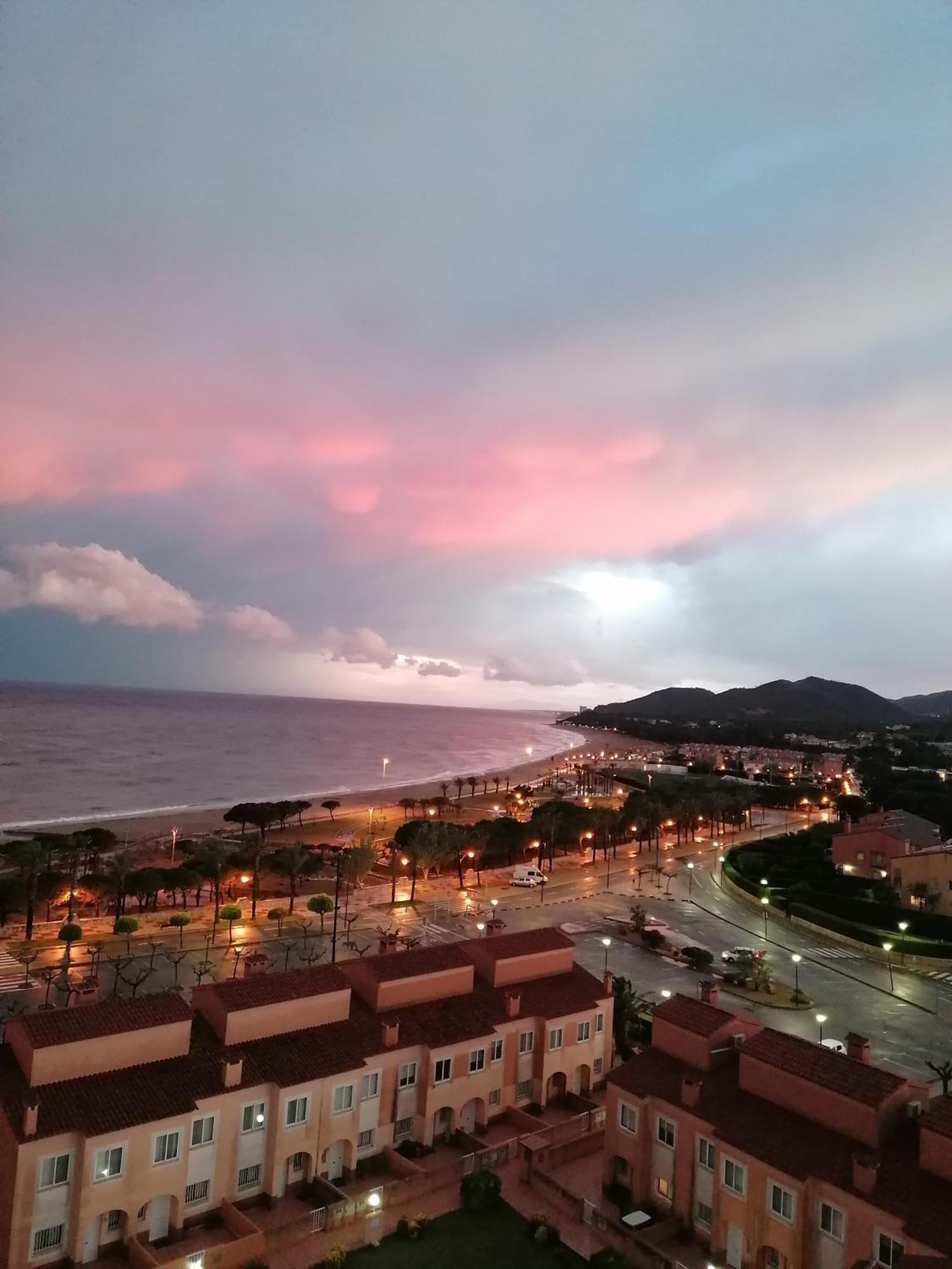 Apartamento Con Terraza, Vistas Playa Y Montana Hospitalet De L'Infant Ngoại thất bức ảnh