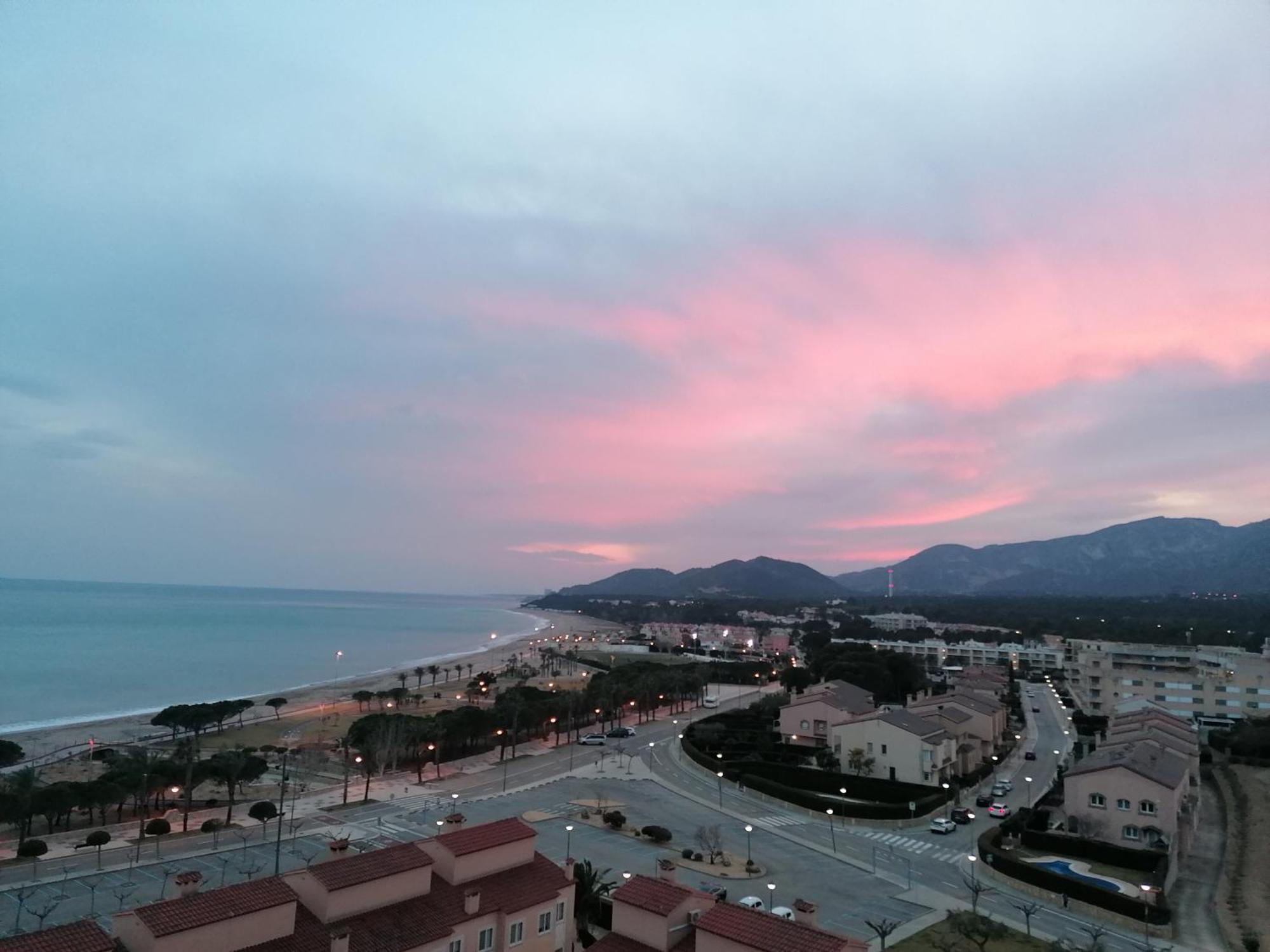Apartamento Con Terraza, Vistas Playa Y Montana Hospitalet De L'Infant Ngoại thất bức ảnh