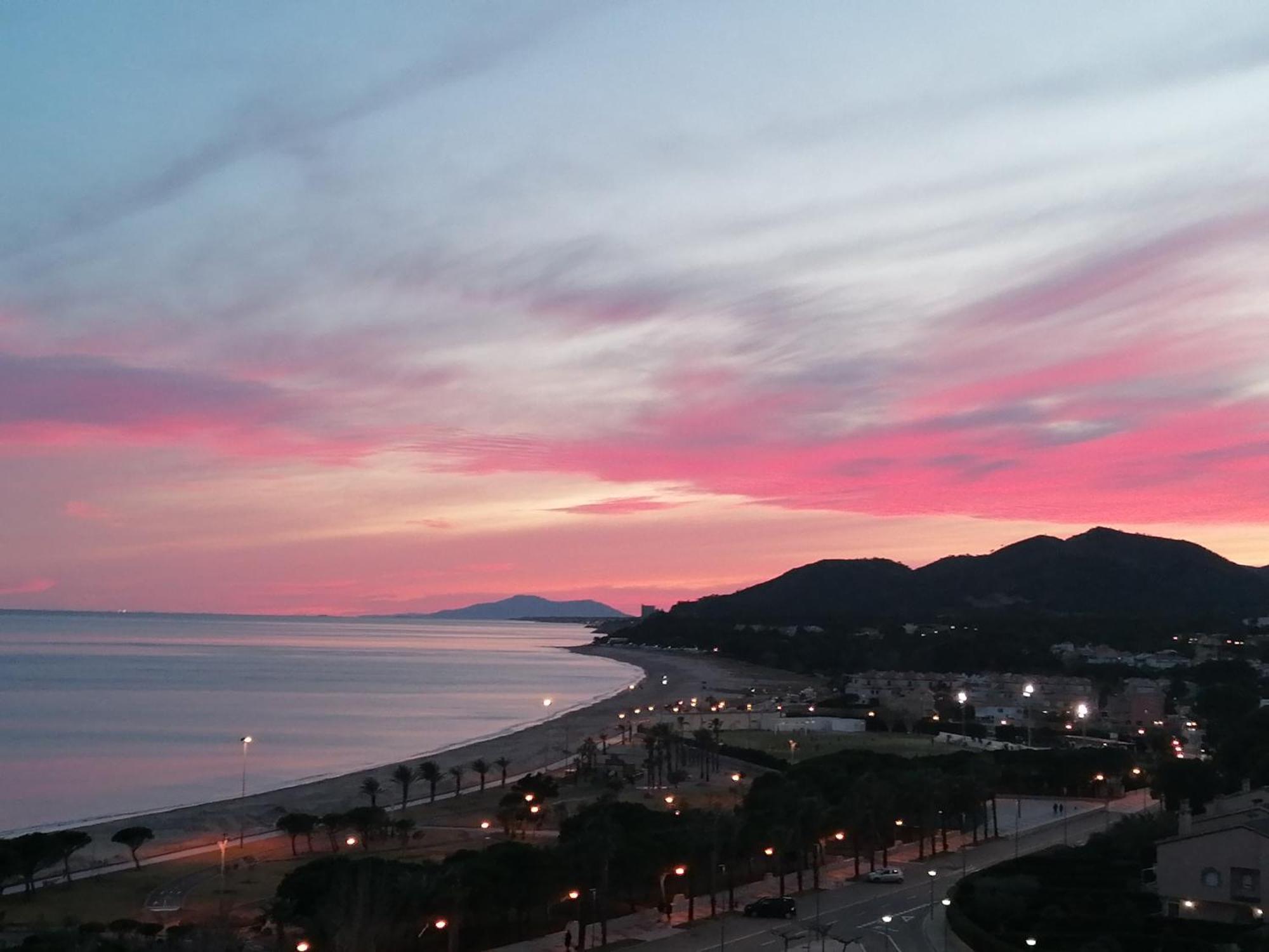 Apartamento Con Terraza, Vistas Playa Y Montana Hospitalet De L'Infant Ngoại thất bức ảnh