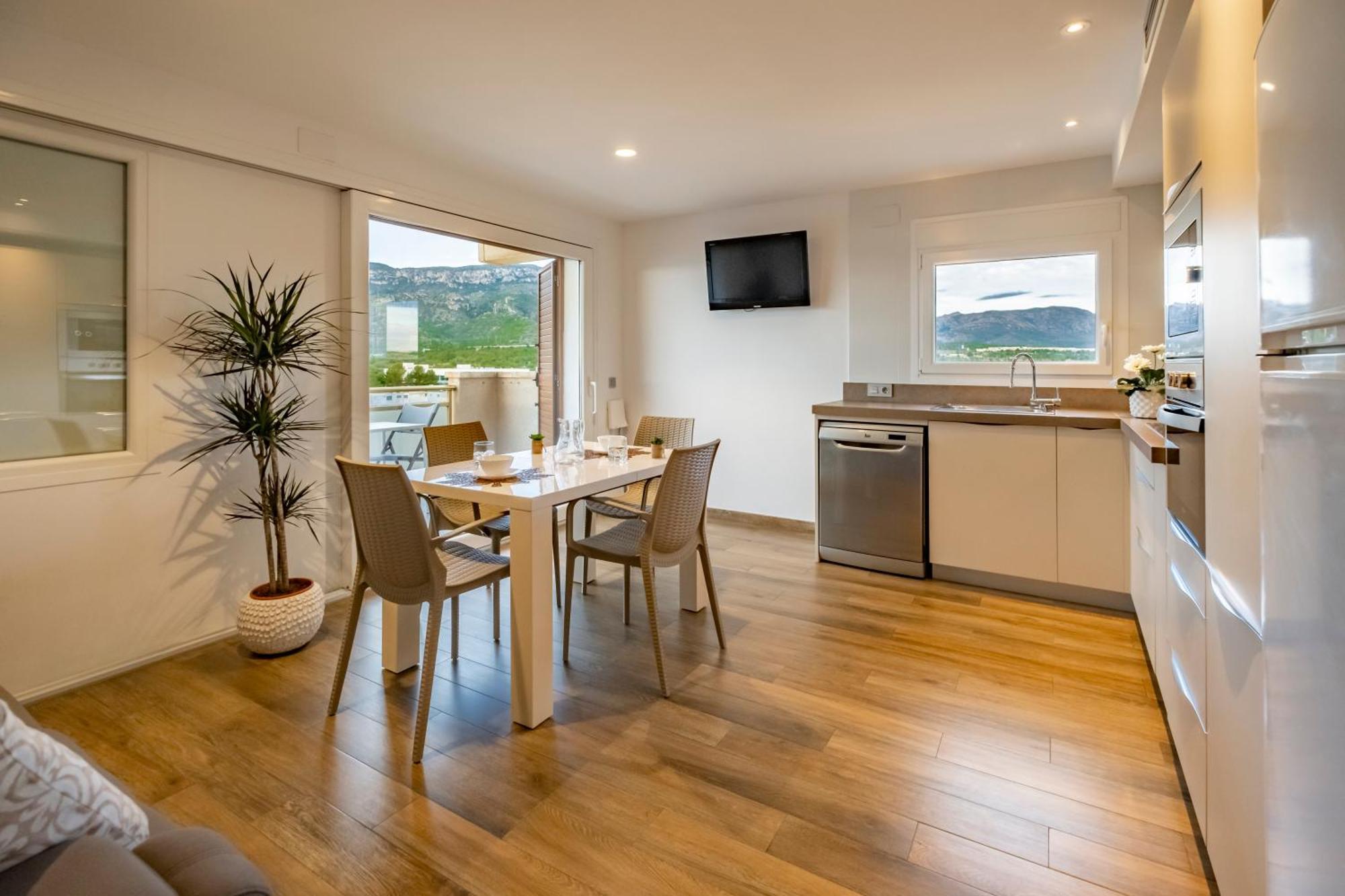 Apartamento Con Terraza, Vistas Playa Y Montana Hospitalet De L'Infant Ngoại thất bức ảnh